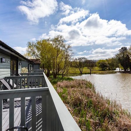 Villa The Vale Golf & Country Club Bishampton Exterior foto
