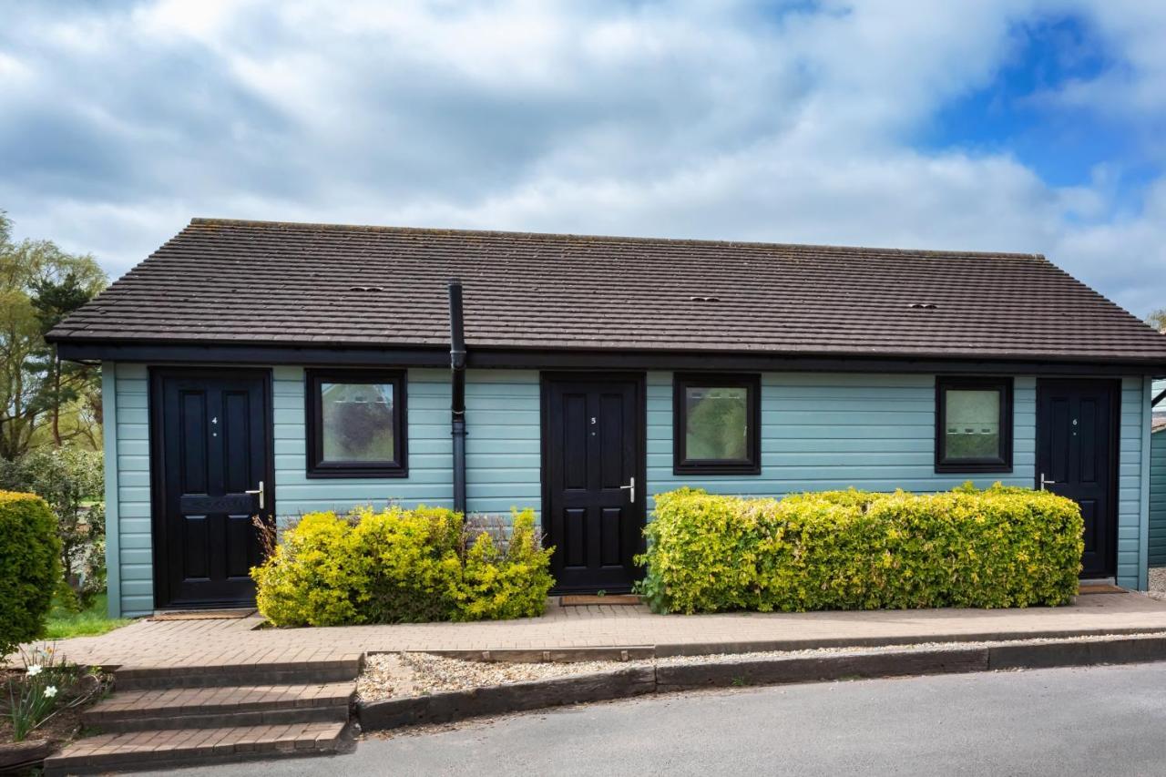 Villa The Vale Golf & Country Club Bishampton Exterior foto